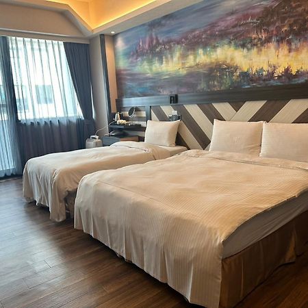 Weifeng Boutique Business Hotel - Zhanqian Branch Pingtung Esterno foto