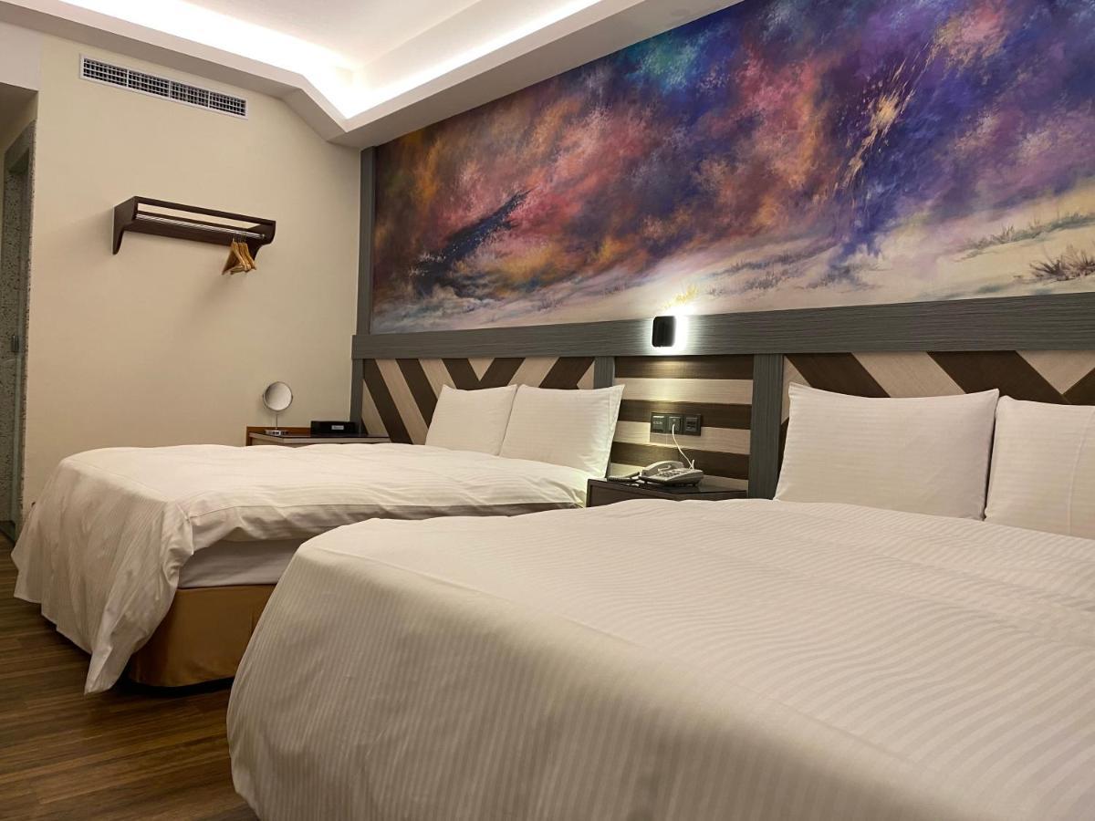 Weifeng Boutique Business Hotel - Zhanqian Branch Pingtung Esterno foto