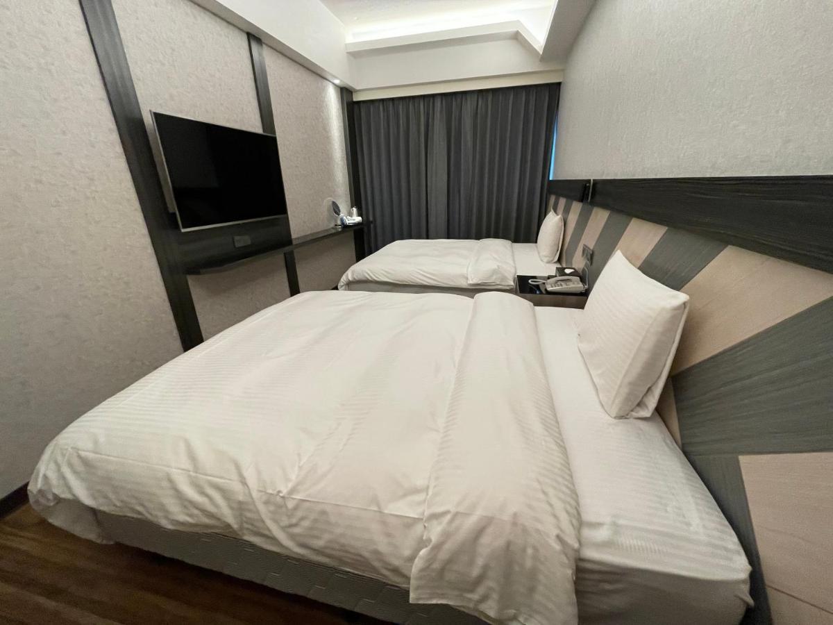 Weifeng Boutique Business Hotel - Zhanqian Branch Pingtung Esterno foto