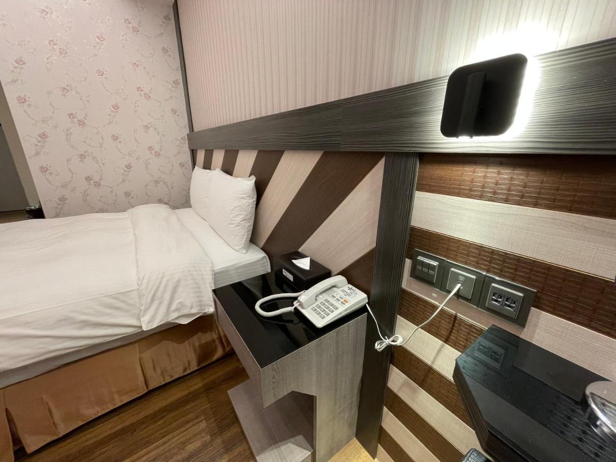 Weifeng Boutique Business Hotel - Zhanqian Branch Pingtung Esterno foto