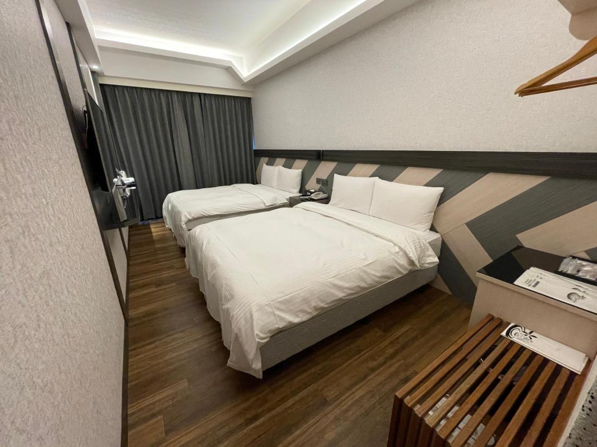 Weifeng Boutique Business Hotel - Zhanqian Branch Pingtung Esterno foto