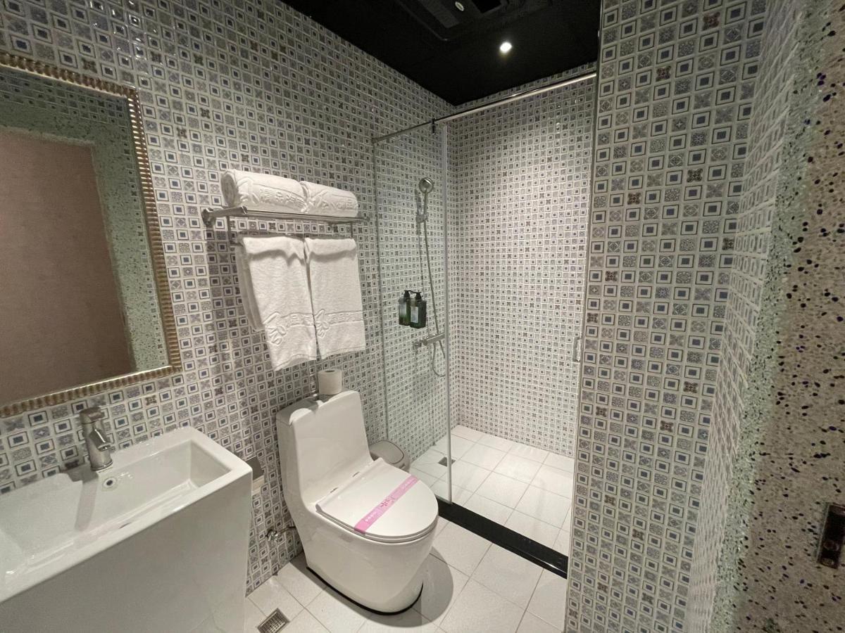 Weifeng Boutique Business Hotel - Zhanqian Branch Pingtung Esterno foto