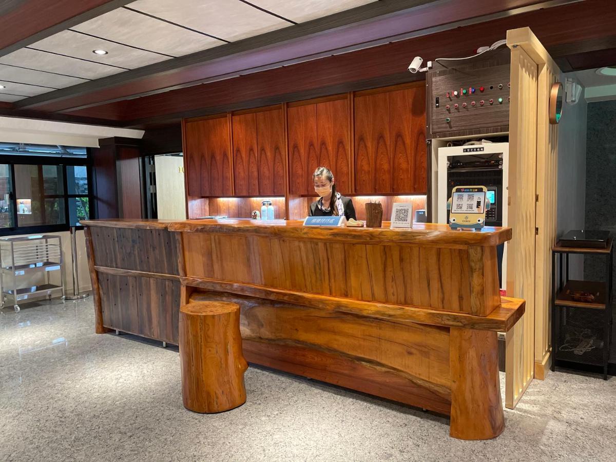 Weifeng Boutique Business Hotel - Zhanqian Branch Pingtung Esterno foto