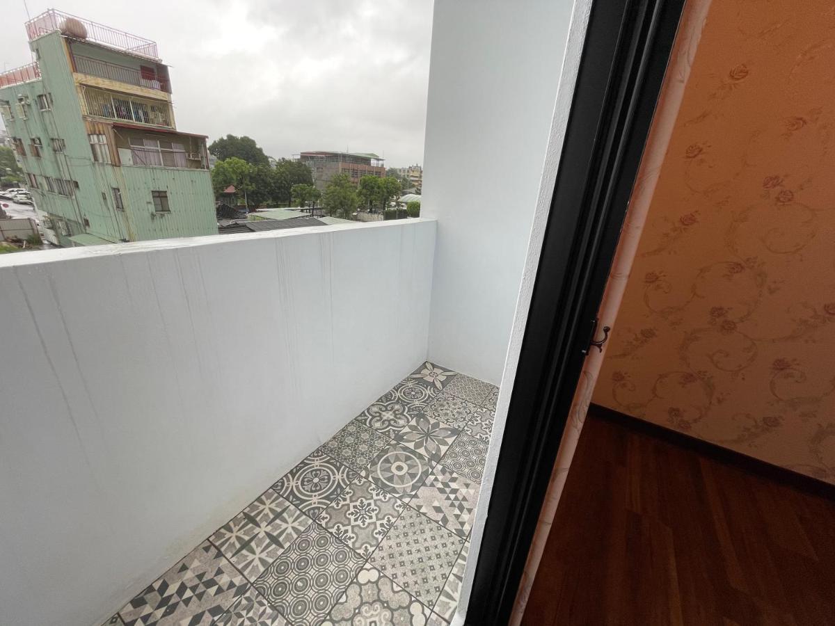 Weifeng Boutique Business Hotel - Zhanqian Branch Pingtung Esterno foto