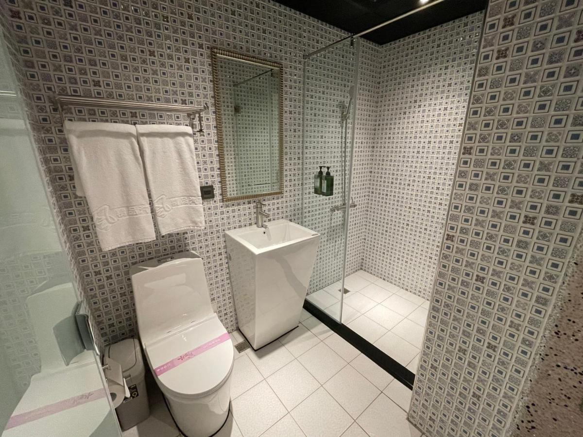 Weifeng Boutique Business Hotel - Zhanqian Branch Pingtung Esterno foto